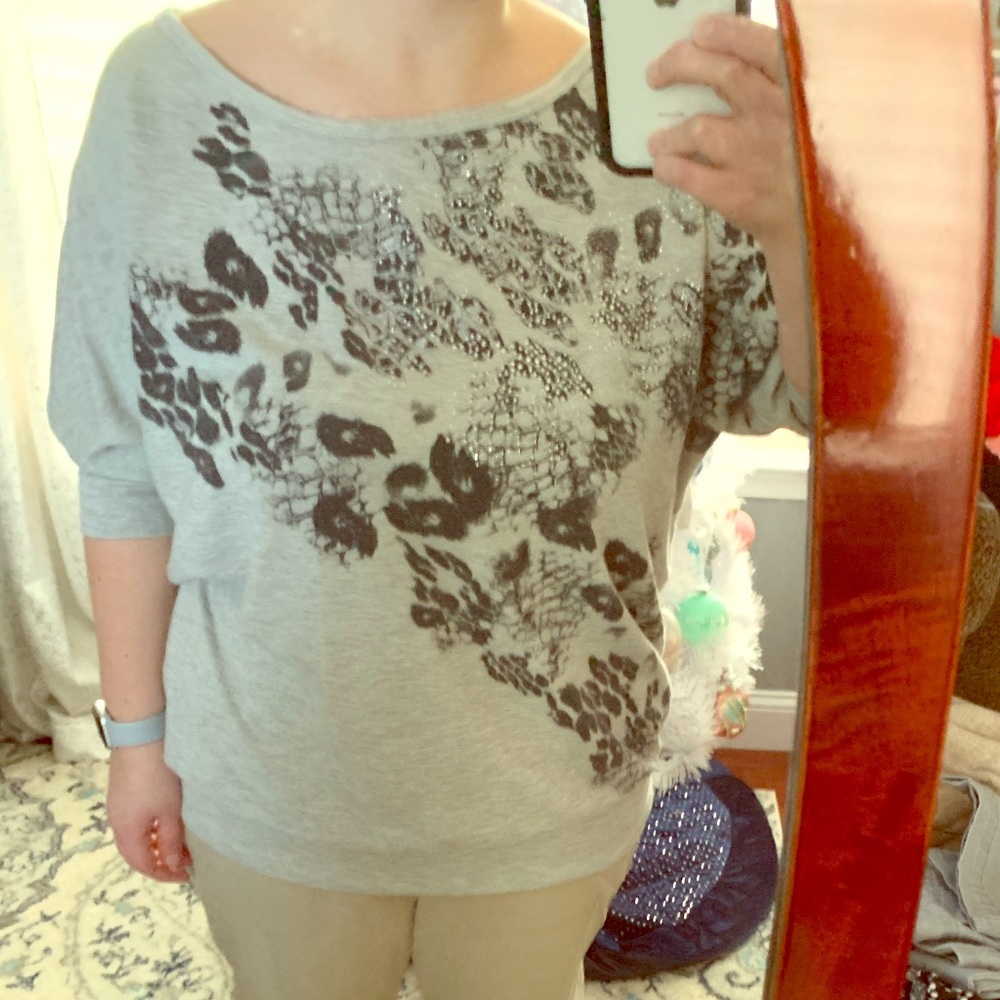 Scoop neck quarter sleeve sweater